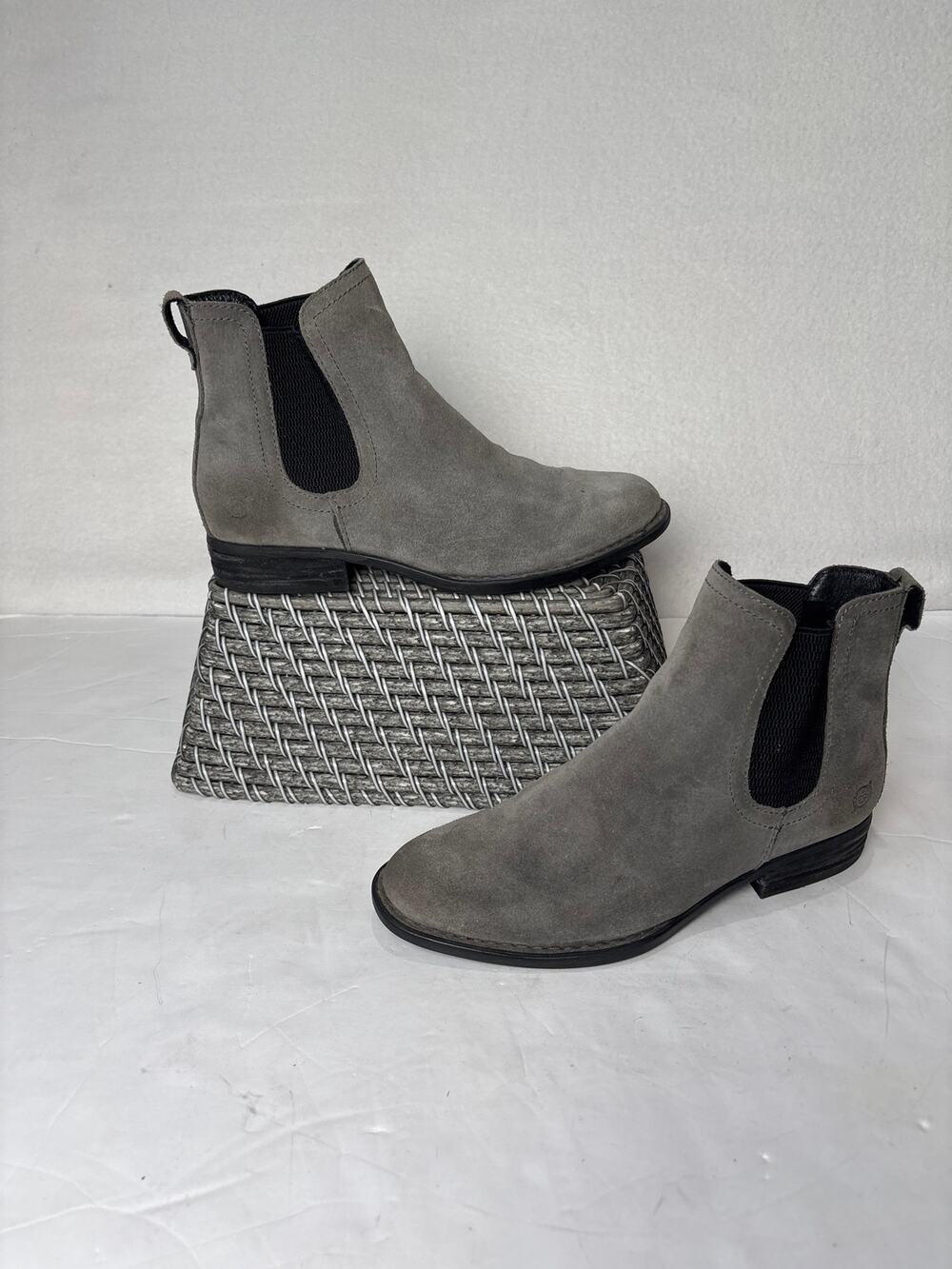 Born Suede Leather Chelsea Ankle Boots Block Heel Almond Toe Block Heel Size 7